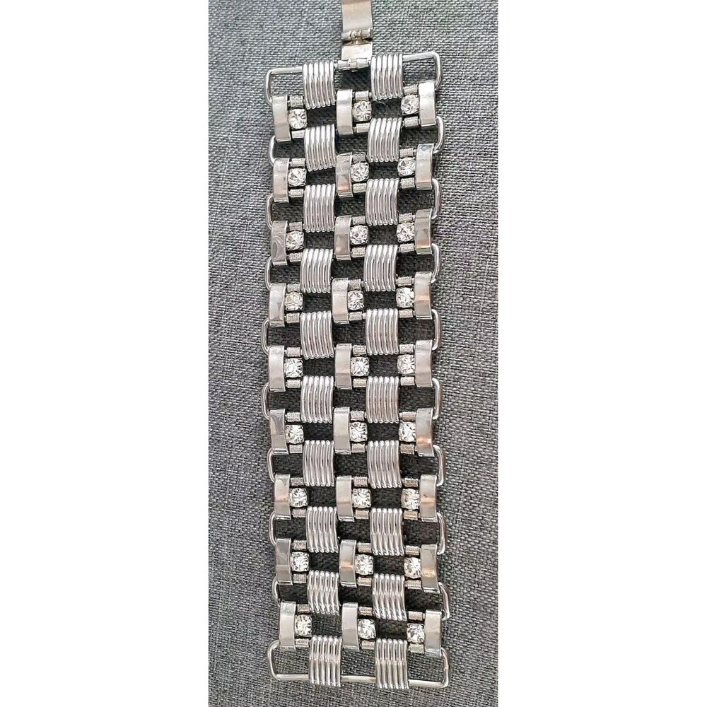 Thick Panther Link Silvertone Rhinestone Statement Bracelet. 7 In